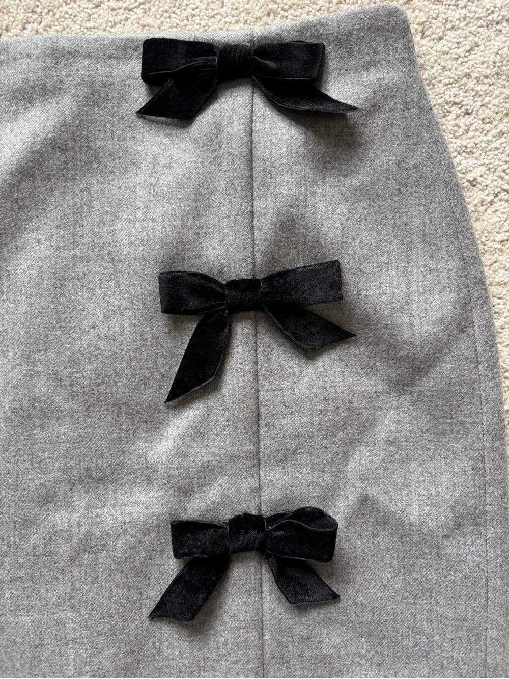 J. Crew Gray Pencil Skirt with Black Velvet Bows Size 12 - Picture 9 of 14